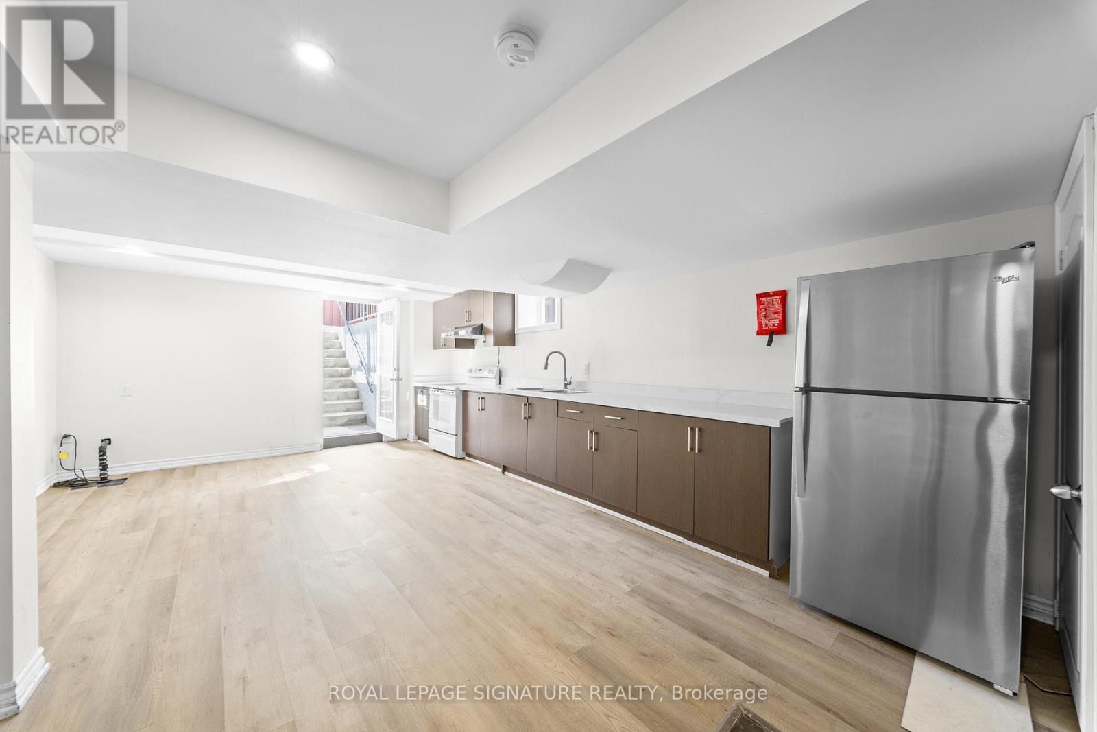 16 Newark Way, Brampton, Ontario  L7A 2V1 - Photo 31 - W12854130