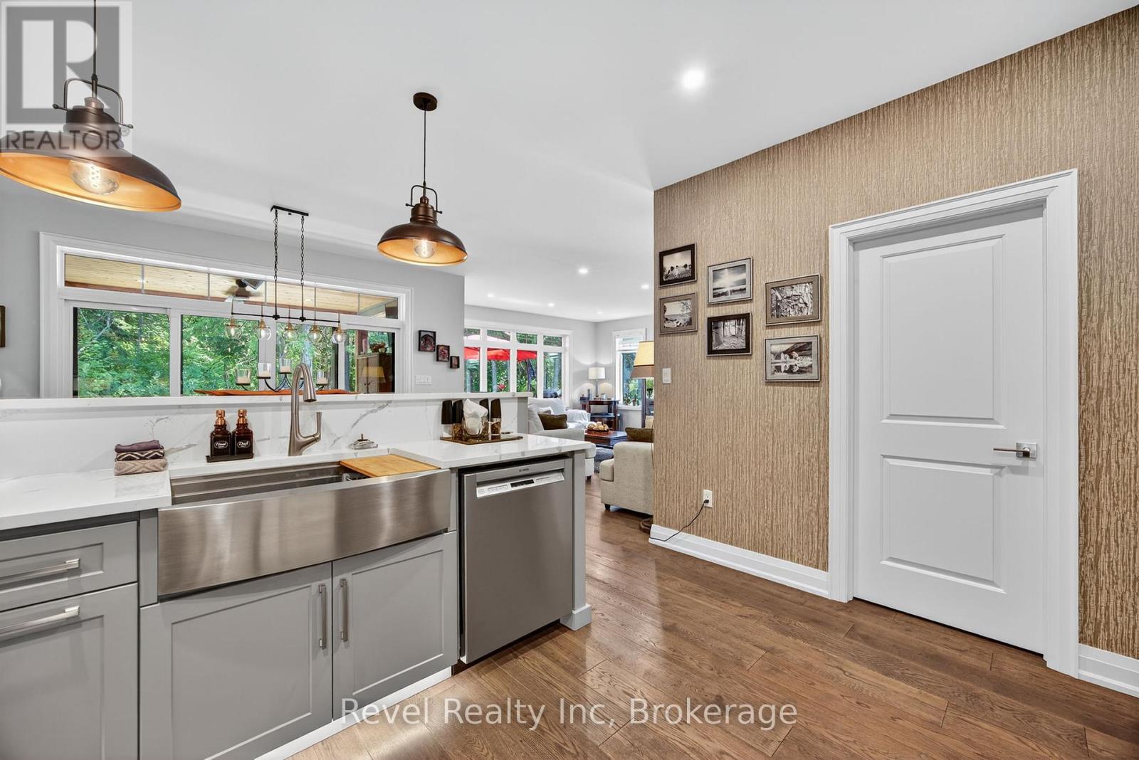 517 Silverbirch Drive, Tiny, Ontario  L9M 0M5 - Photo 12 - S12903474