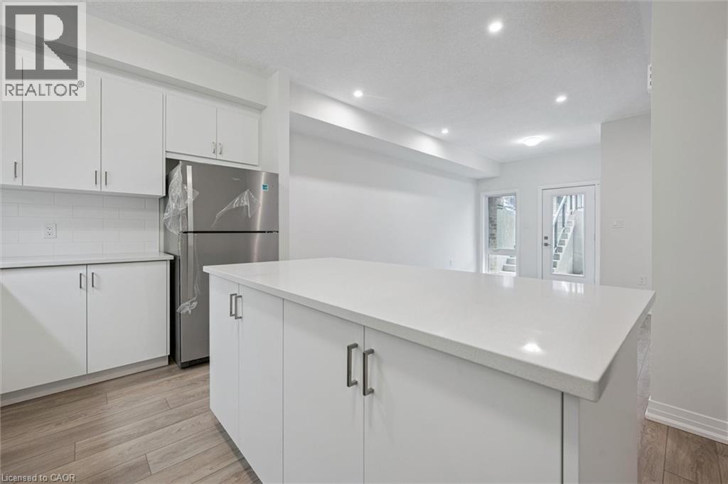 21 Reverie Way, Kitchener, Ontario  N2E 0K5 - Photo 7 - 40813053