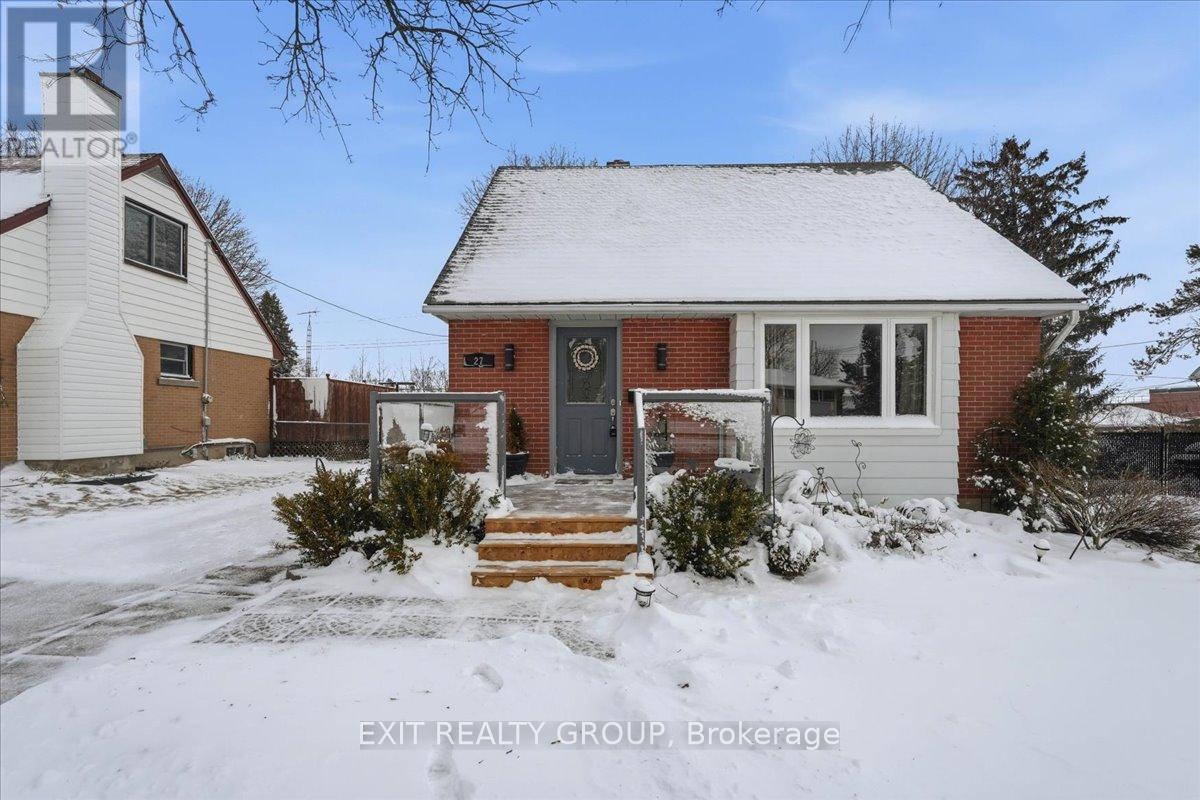 27 Fourth Avenue, Quinte West, Ontario  K8V 5N5 - Photo 1 - X12903426