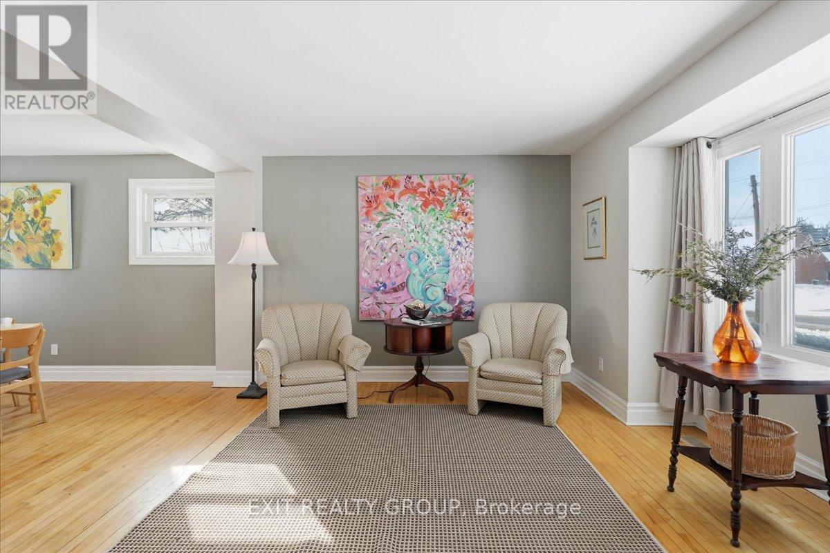 27 Fourth Avenue, Quinte West, Ontario  K8V 5N5 - Photo 10 - X12903426