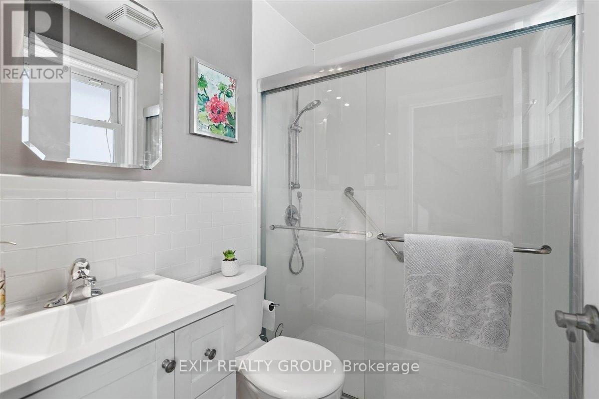 27 Fourth Avenue, Quinte West, Ontario  K8V 5N5 - Photo 17 - X12903426