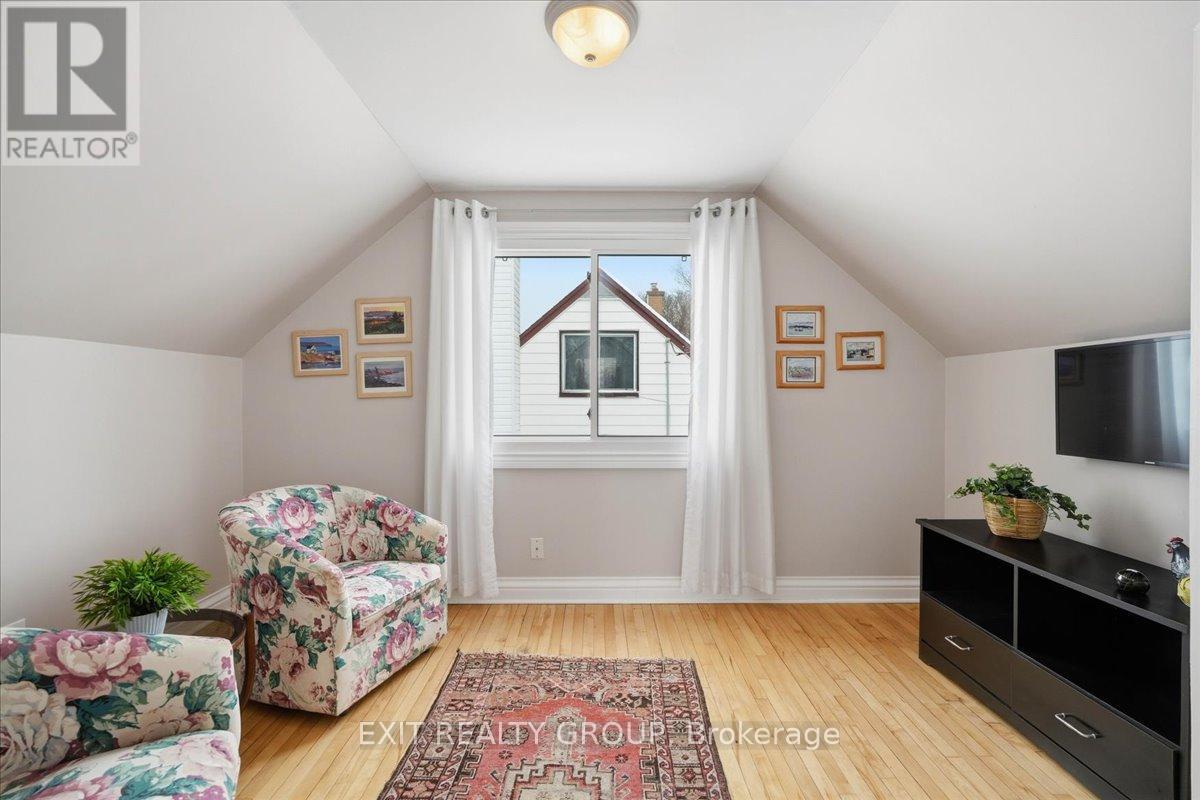 27 Fourth Avenue, Quinte West, Ontario  K8V 5N5 - Photo 19 - X12903426