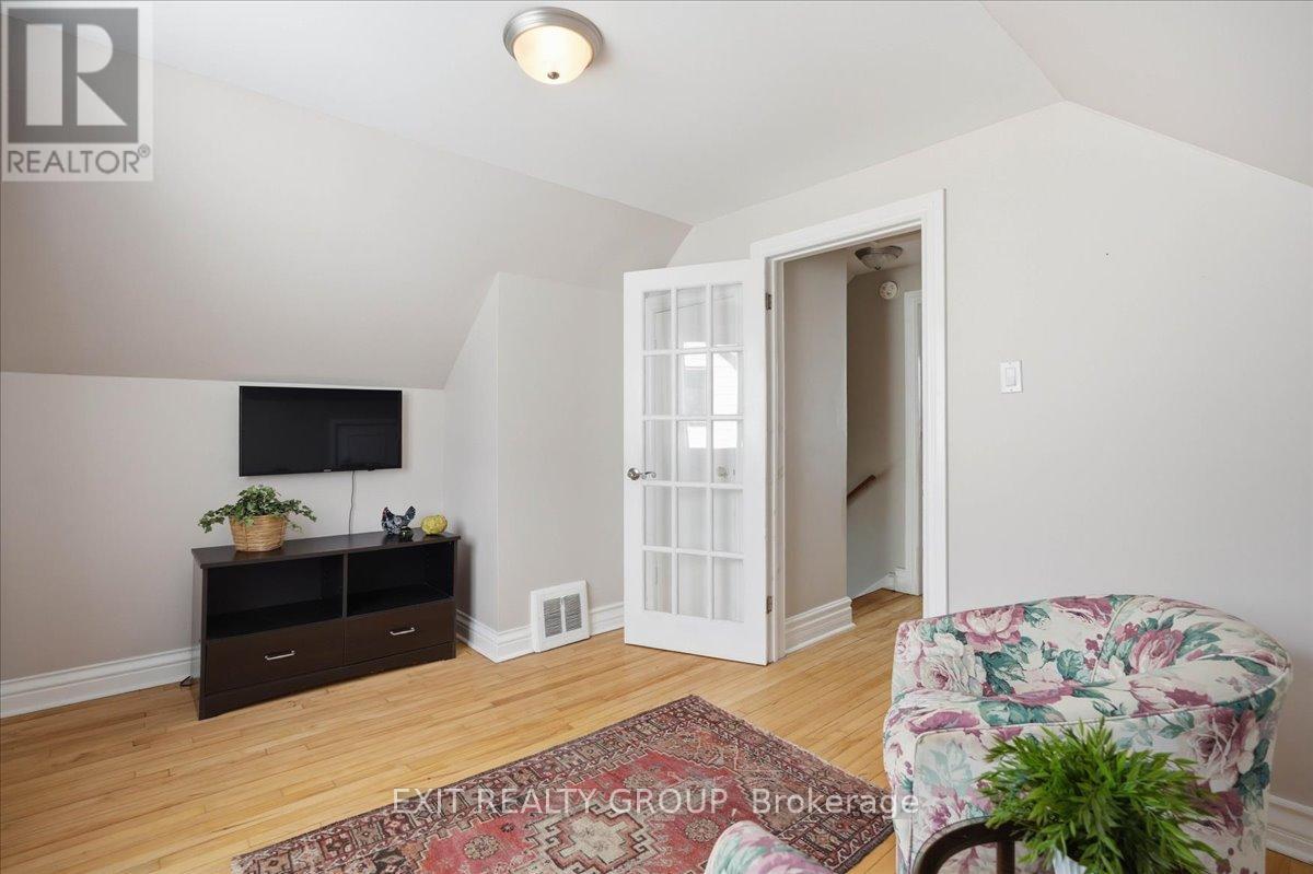 27 Fourth Avenue, Quinte West, Ontario  K8V 5N5 - Photo 20 - X12903426