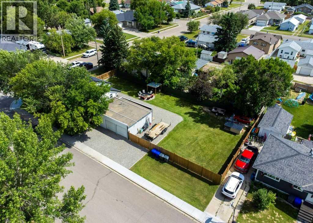 5223 3 Street W, Claresholm, Alberta  T0L 0T0 - Photo 36 - A2264489