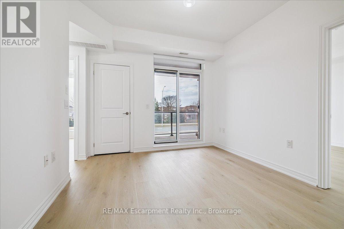 205 - 2393 Bronte Road, Oakville, Ontario  L6M 1P4 - Photo 6 - W12897480