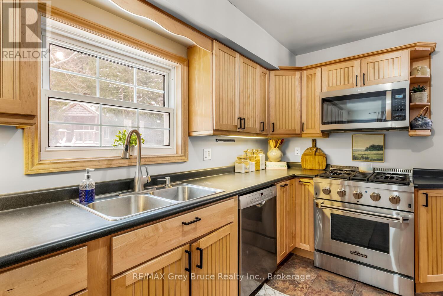 32 Sandy Pines Trail, South Bruce Peninsula, Ontario  N0H 2G0 - Photo 21 - X12903350