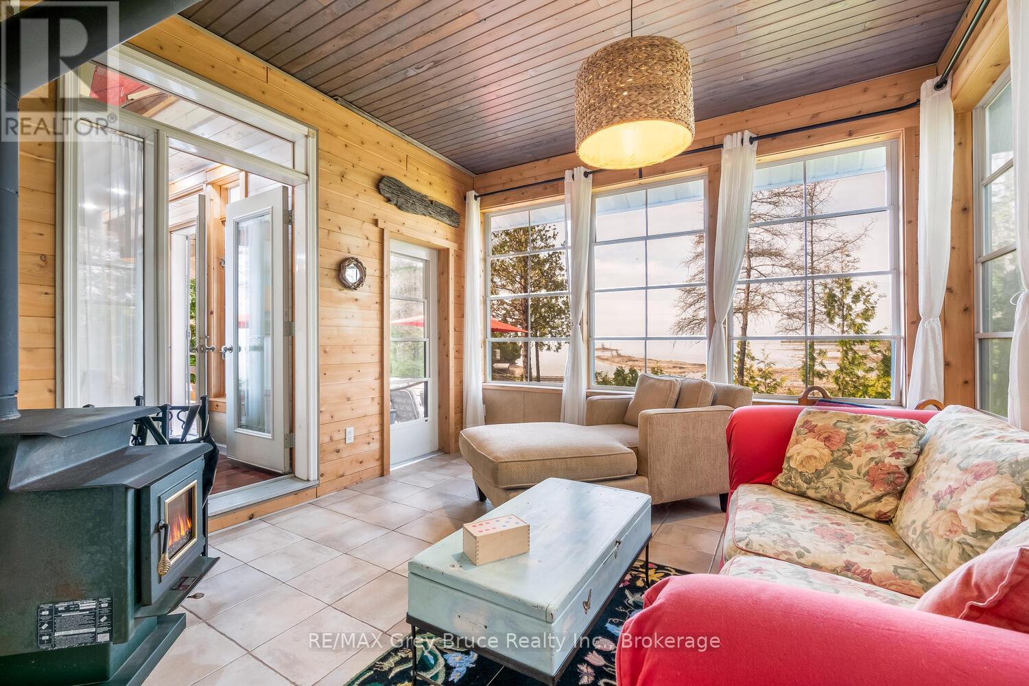 205 Eagle Road, Northern Bruce Peninsula, Ontario  N0H 2R0 - Photo 16 - X12903394