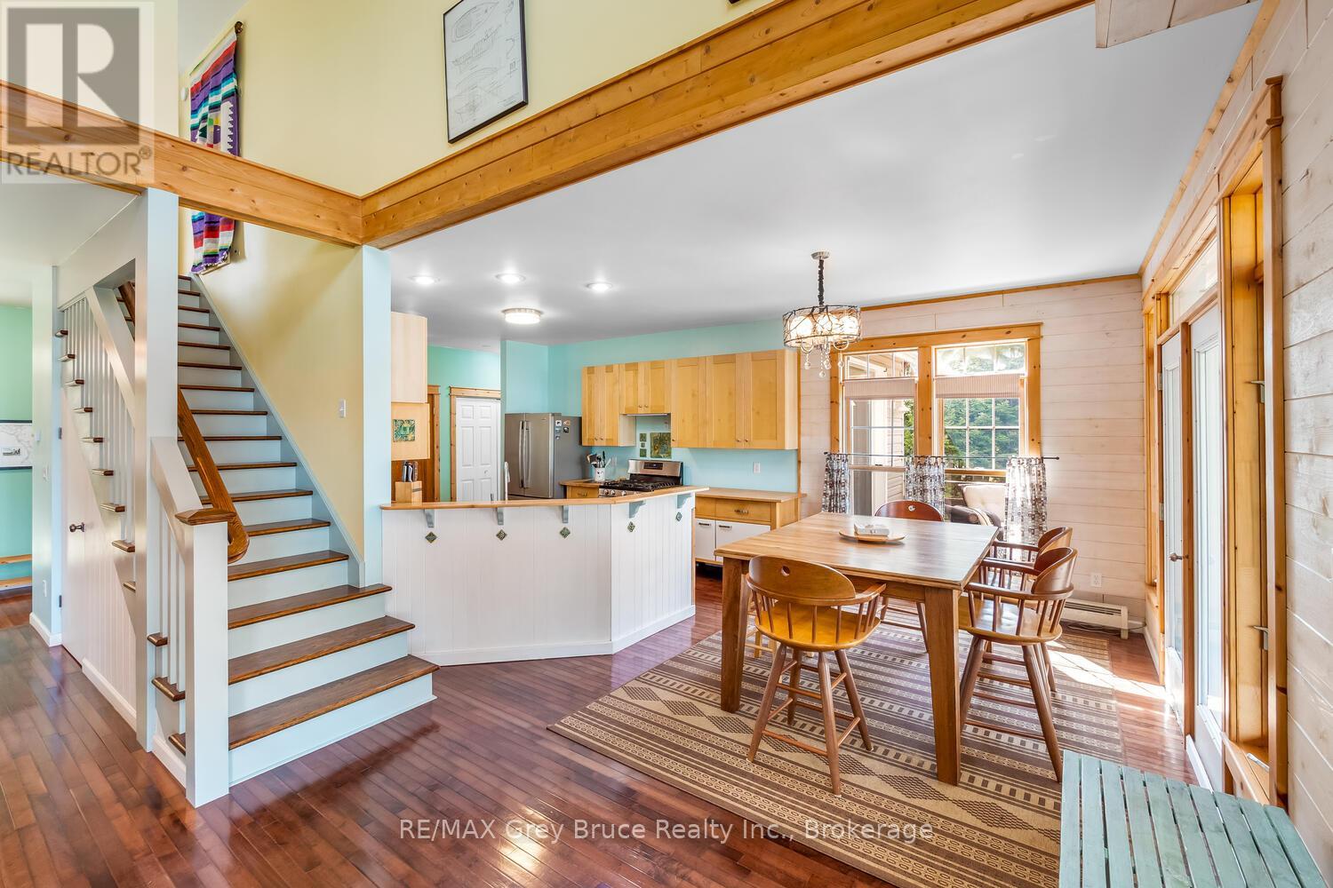 205 Eagle Road, Northern Bruce Peninsula, Ontario  N0H 2R0 - Photo 19 - X12903394