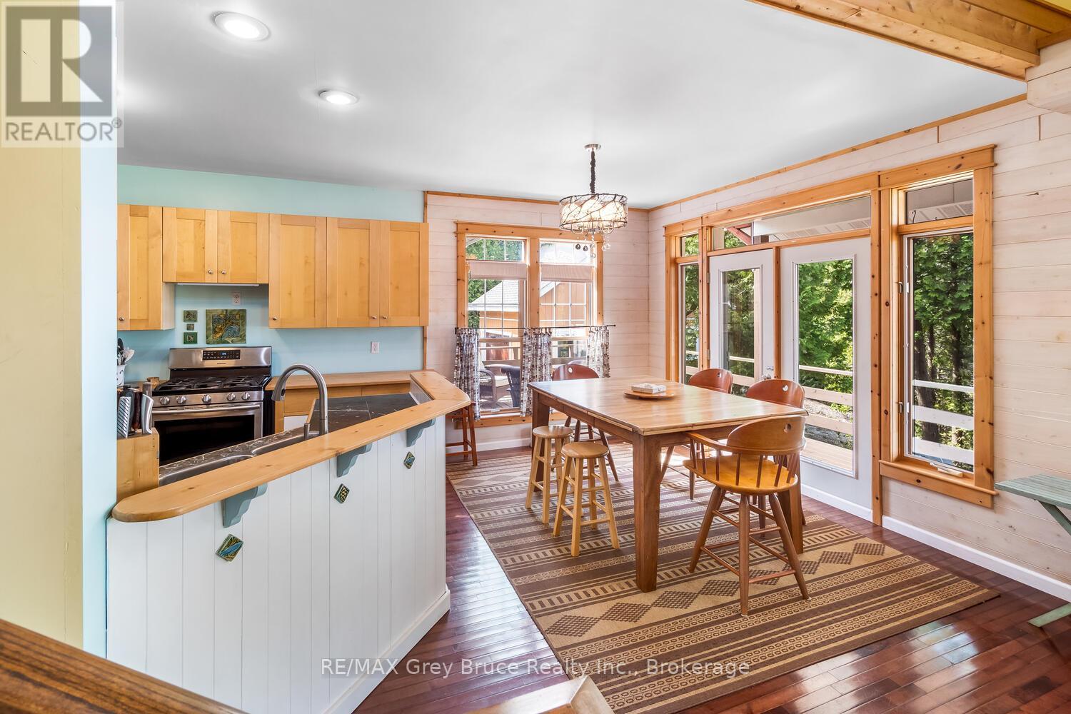 205 Eagle Road, Northern Bruce Peninsula, Ontario  N0H 2R0 - Photo 20 - X12903394