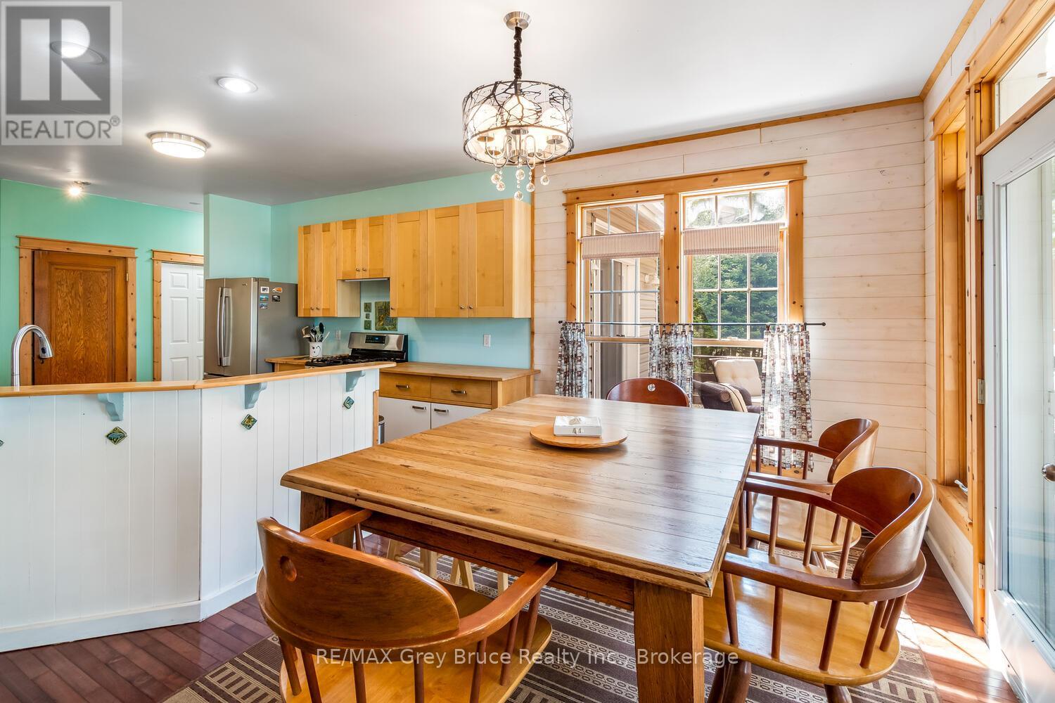 205 Eagle Road, Northern Bruce Peninsula, Ontario  N0H 2R0 - Photo 21 - X12903394