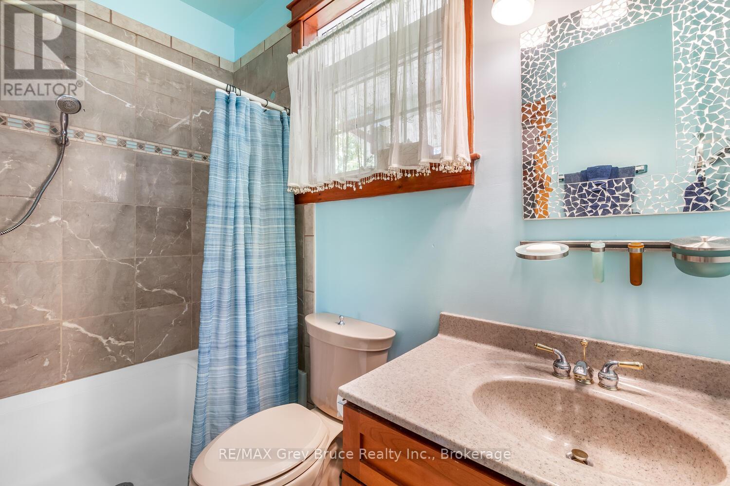 205 Eagle Road, Northern Bruce Peninsula, Ontario  N0H 2R0 - Photo 26 - X12903394