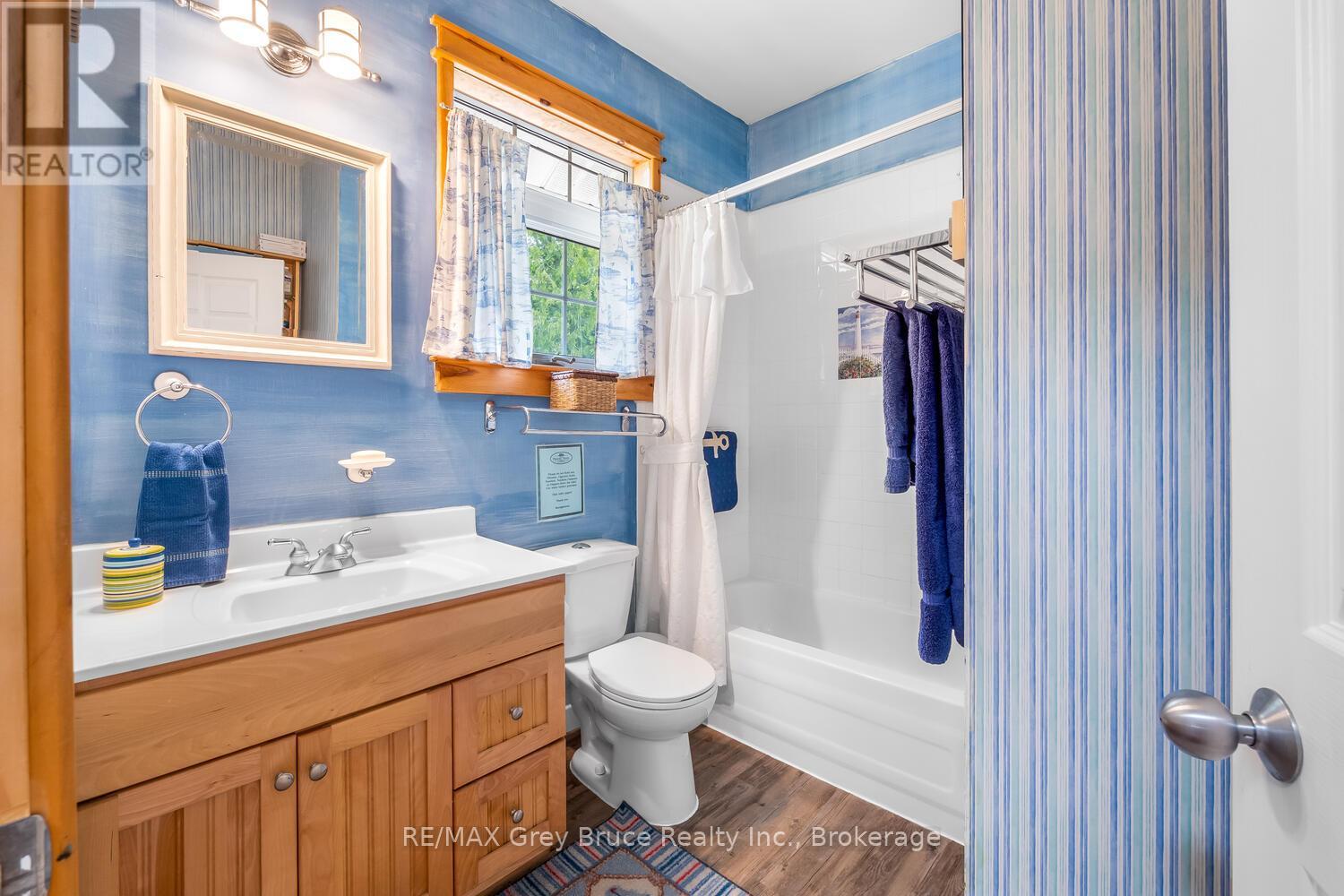 205 Eagle Road, Northern Bruce Peninsula, Ontario  N0H 2R0 - Photo 28 - X12903394