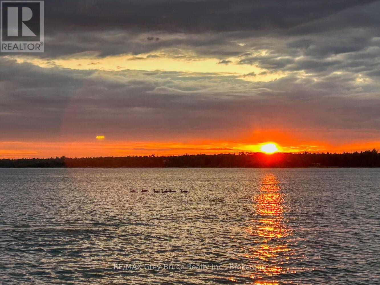 205 Eagle Road, Northern Bruce Peninsula, Ontario  N0H 2R0 - Photo 3 - X12903394