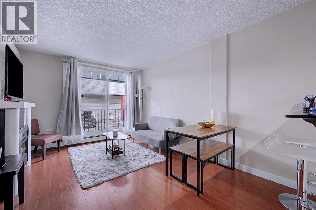 8, 2906 17 Avenue SW, Calgary, Alberta  T3E 0A9 - Photo 4 - A2294132