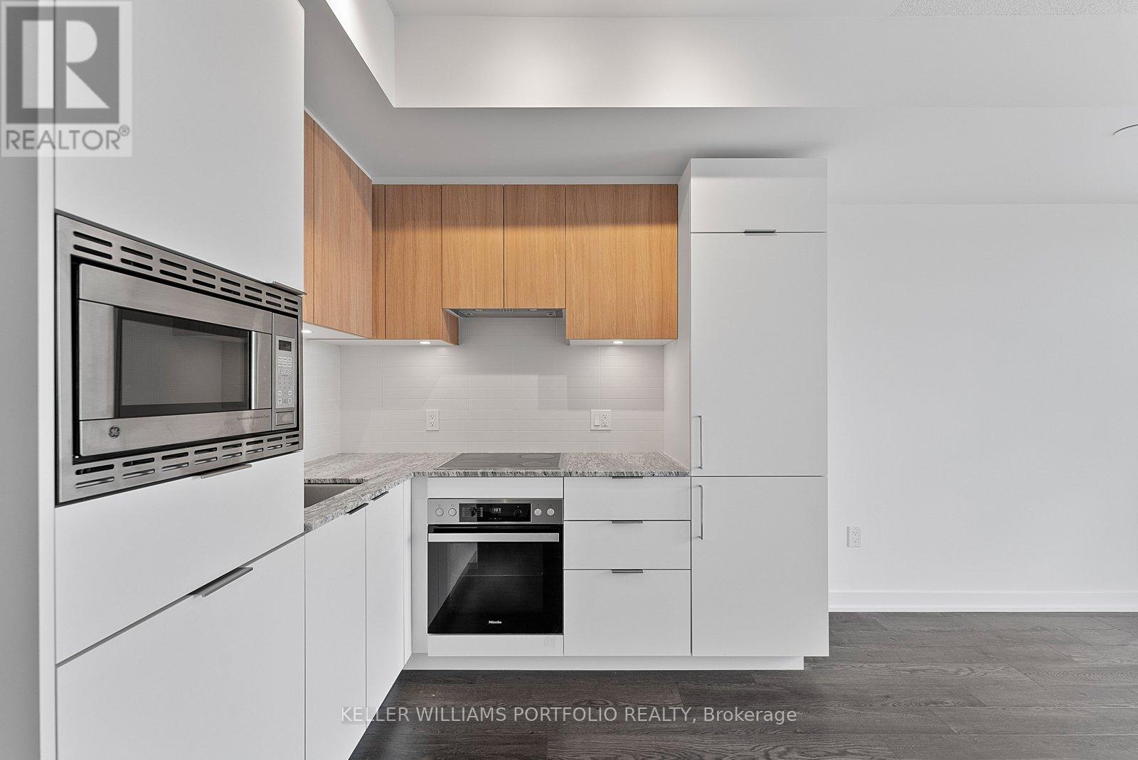 2512 - 50 O'neill Road, Toronto, Ontario  M3C 0R1 - Photo 13 - C12903342