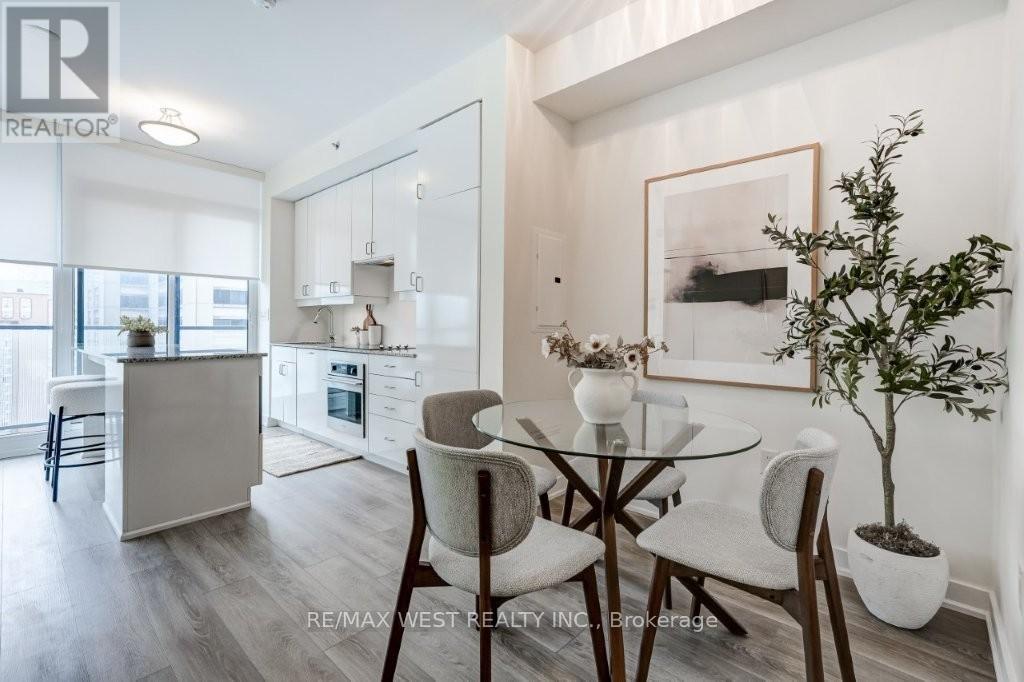 2210 - 426 University Avenue, Toronto, Ontario  M5G 1S9 - Photo 10 - C12903420