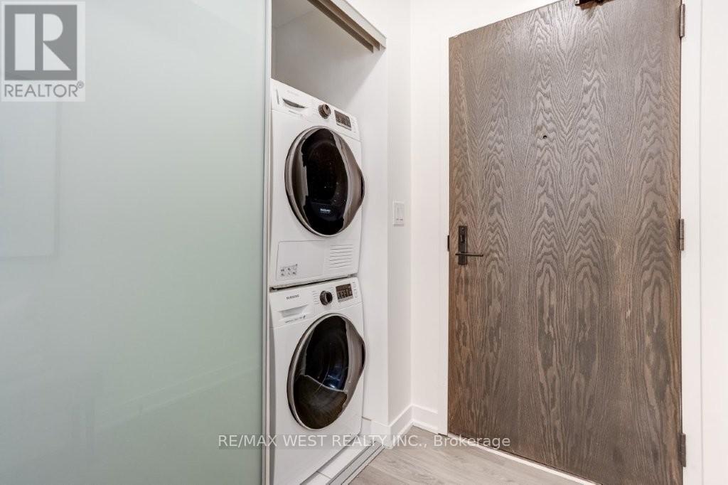 2210 - 426 University Avenue, Toronto, Ontario  M5G 1S9 - Photo 7 - C12903420