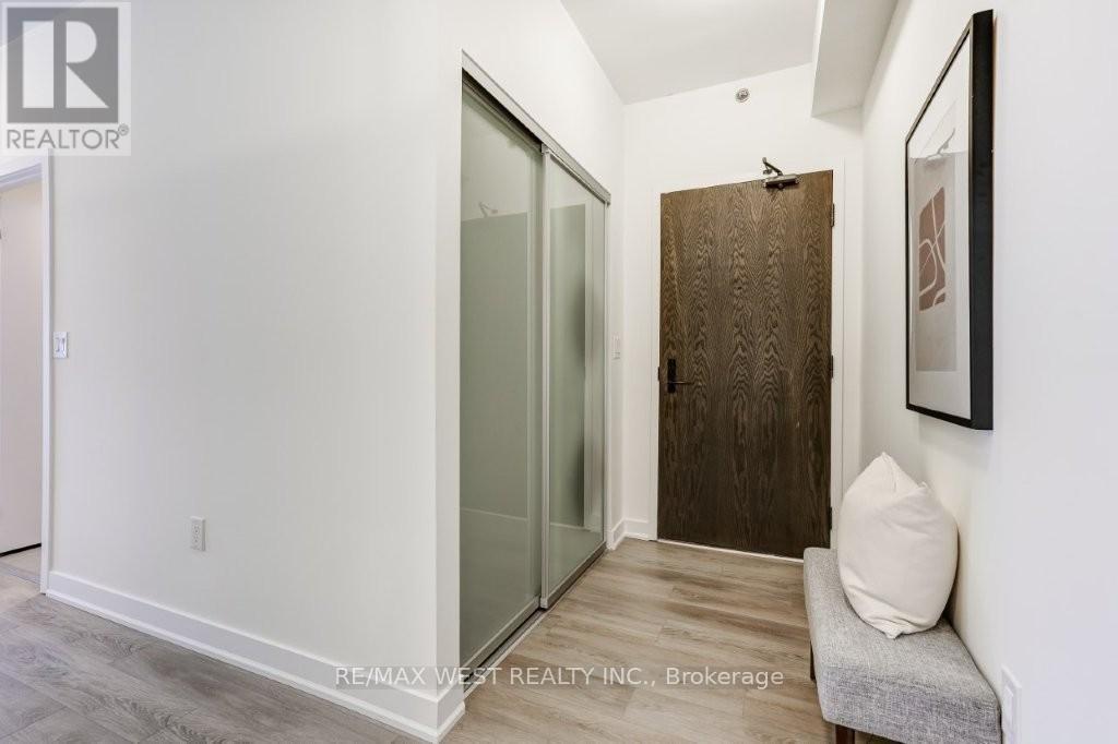 2210 - 426 University Avenue, Toronto, Ontario  M5G 1S9 - Photo 8 - C12903420