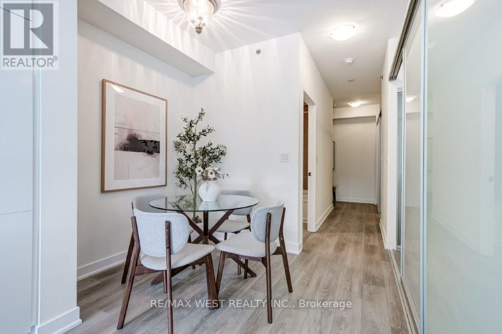 2210 - 426 University Avenue, Toronto, Ontario  M5G 1S9 - Photo 9 - C12903420