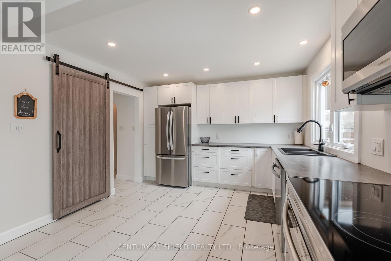 1012 Osborne Avenue, Cornwall, Ontario  K6J 1K6 - Photo 13 - X12903462