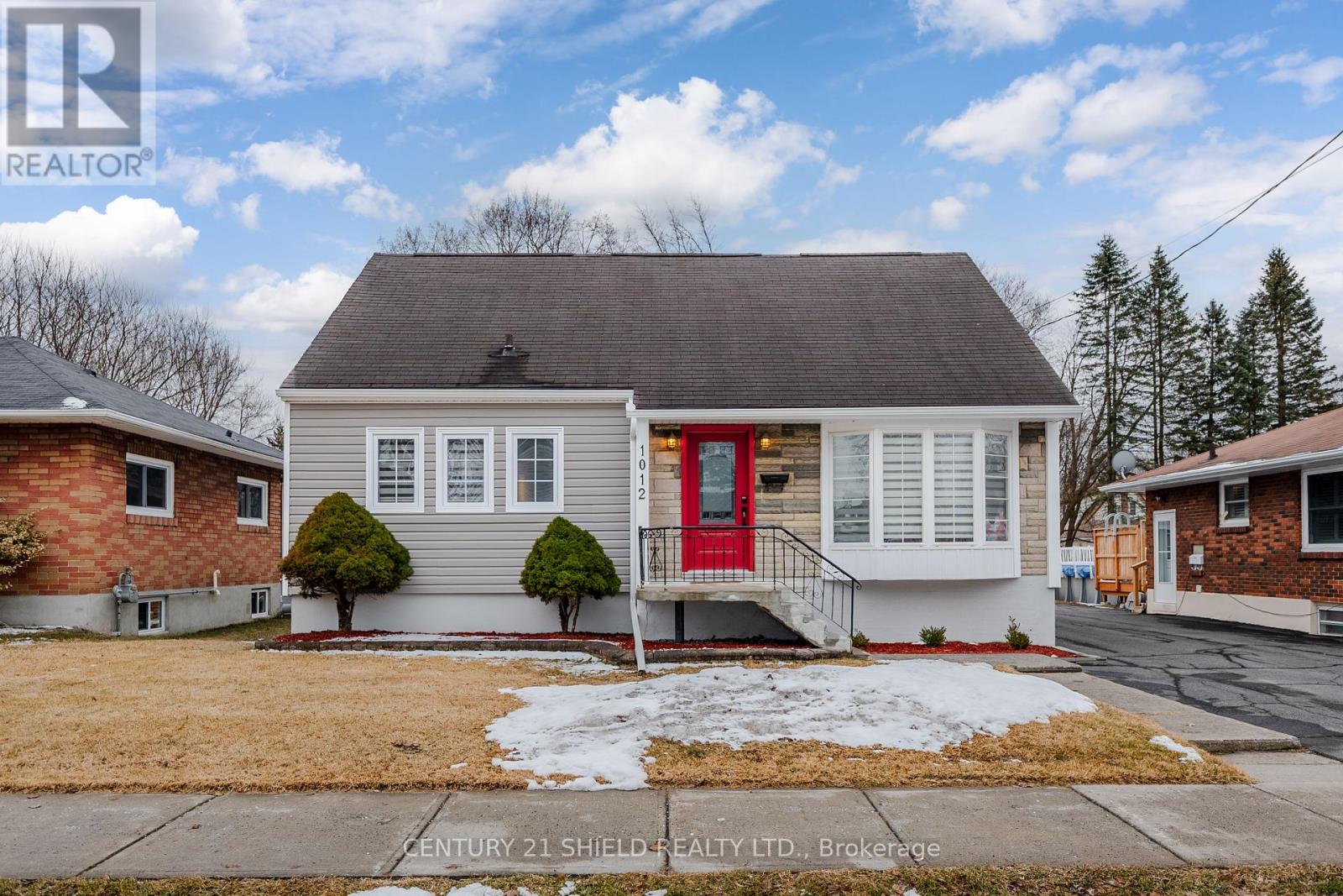 1012 Osborne Avenue, Cornwall, Ontario  K6J 1K6 - Photo 2 - X12903462