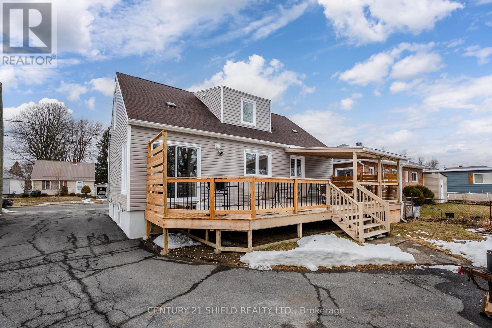 1012 Osborne Avenue, Cornwall, Ontario  K6J 1K6 - Photo 4 - X12903462