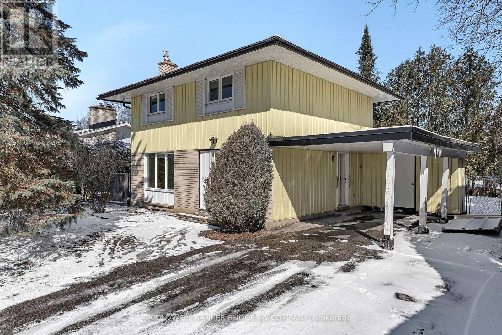 22 DAYTON CRESCENT, Ottawa, Ontario