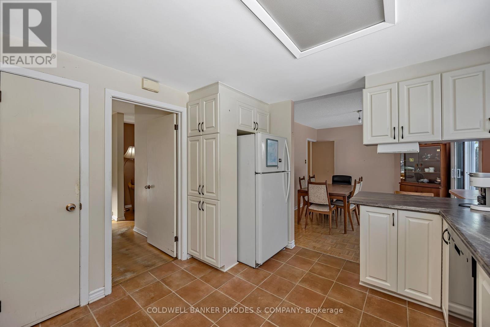 22 Dayton Crescent, Ottawa, Ontario K2H 7N9 - Photo 10 - X12903338