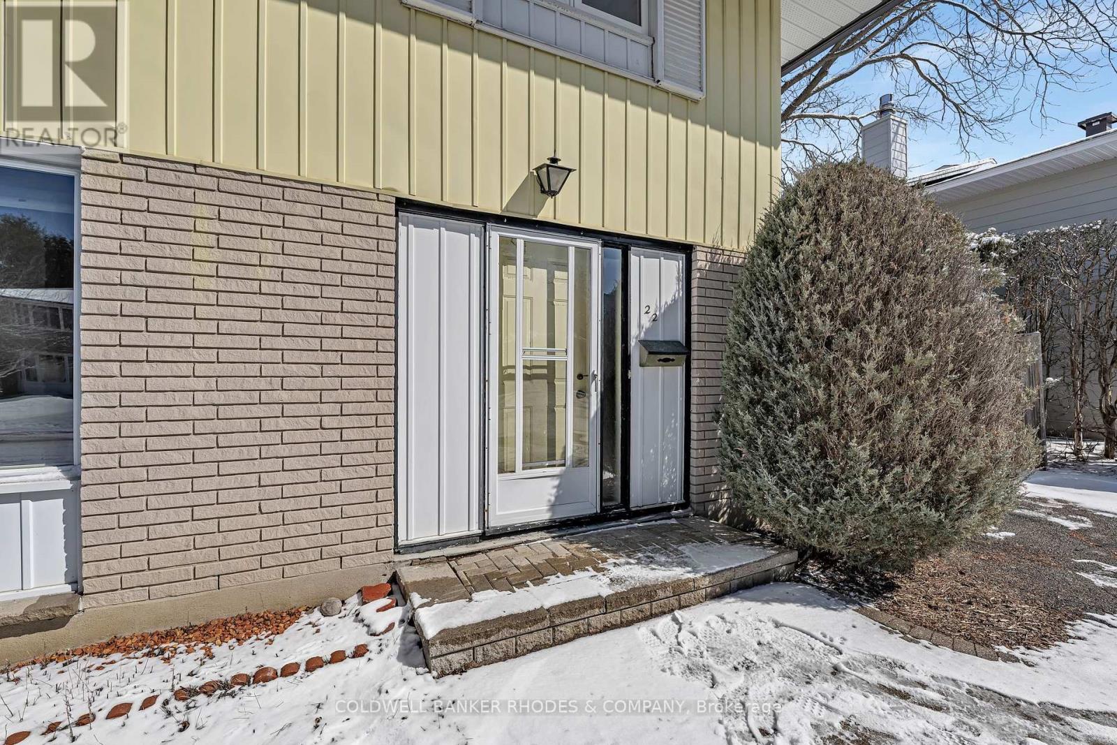 22 Dayton Crescent, Ottawa, Ontario K2H 7N9 - Photo 3 - X12903338