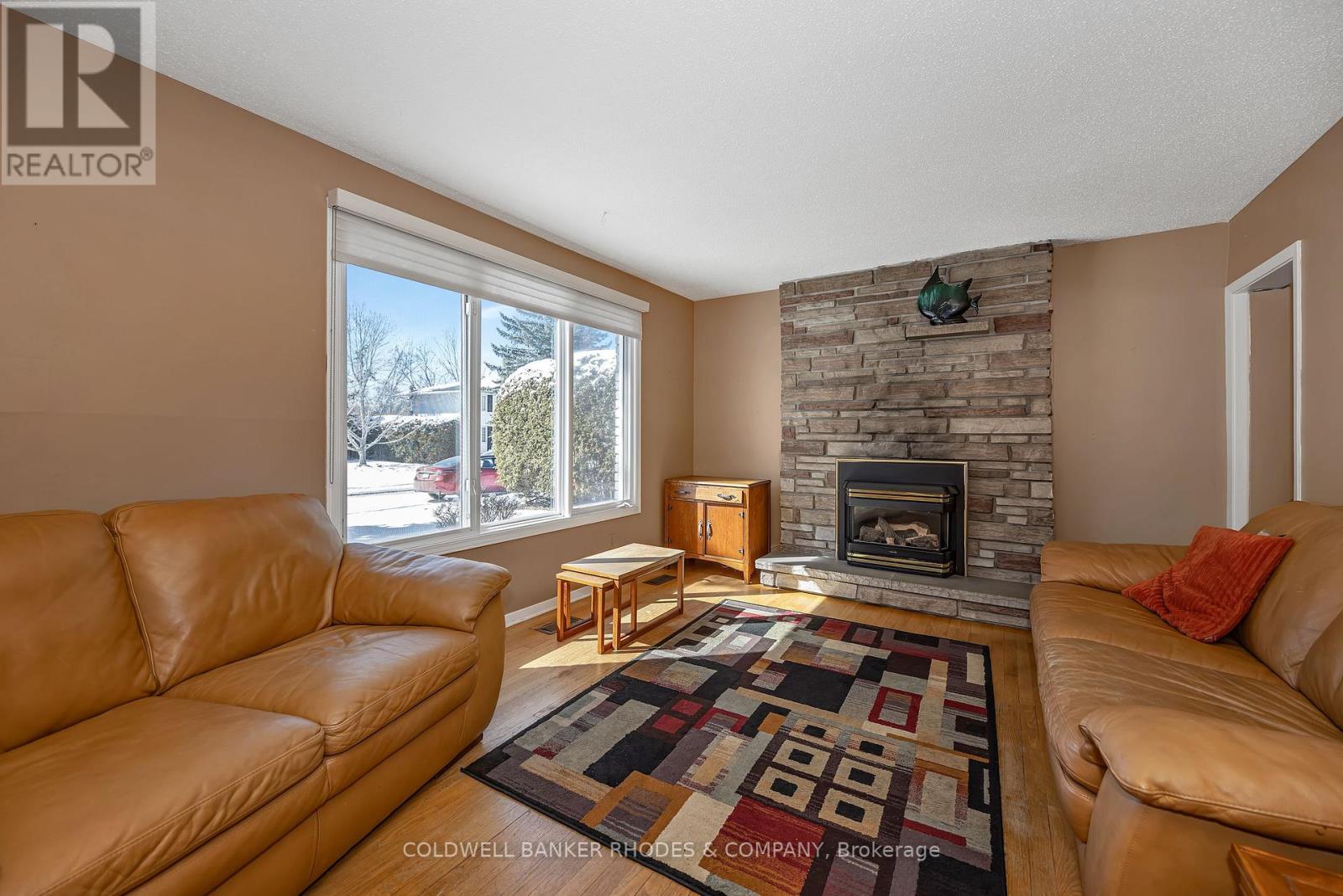 22 Dayton Crescent, Ottawa, Ontario K2H 7N9 - Photo 5 - X12903338