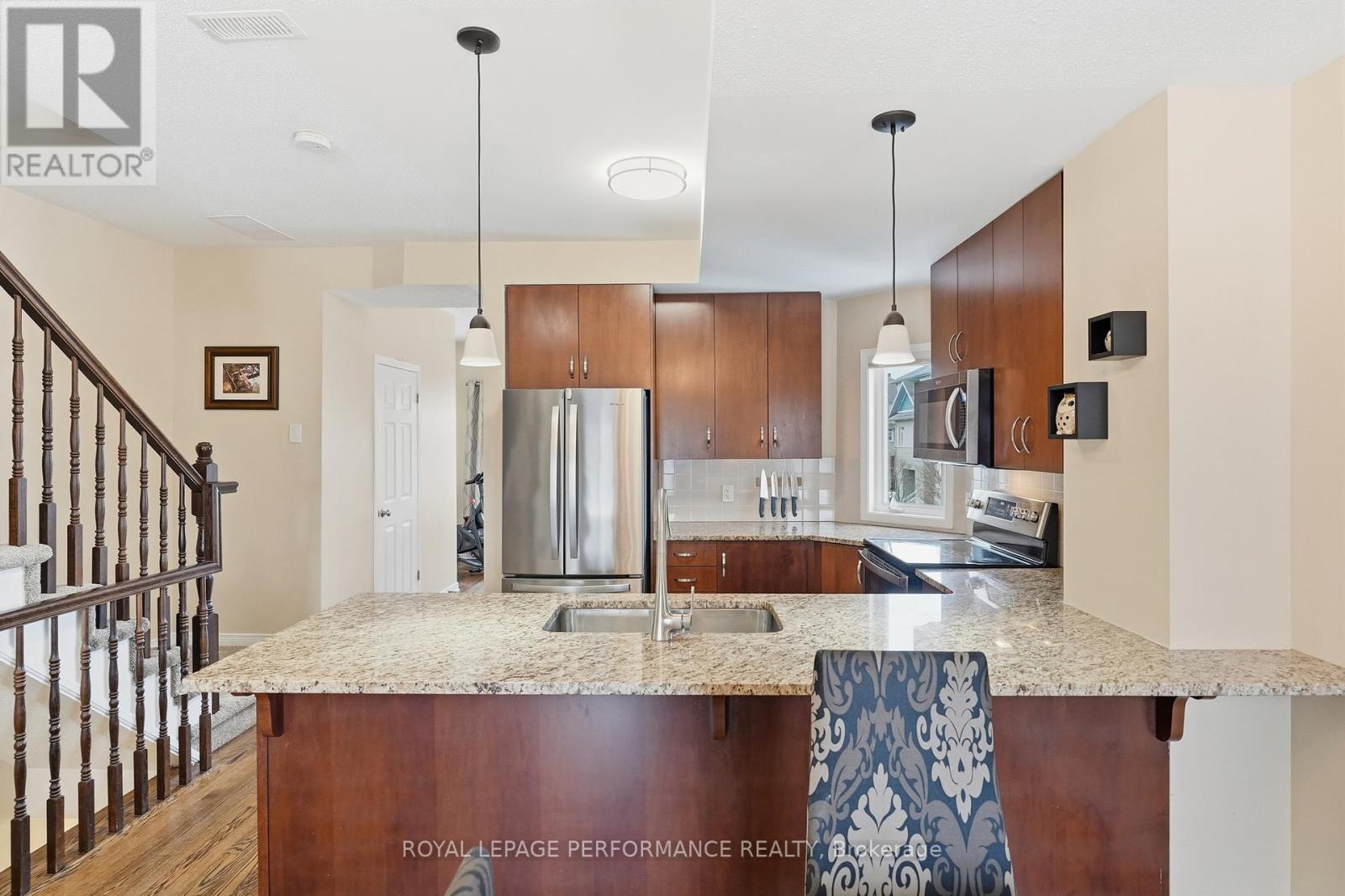 225 Fir Lane, North Grenville, Ontario K0G 1J0 - Photo 7 - X12903364