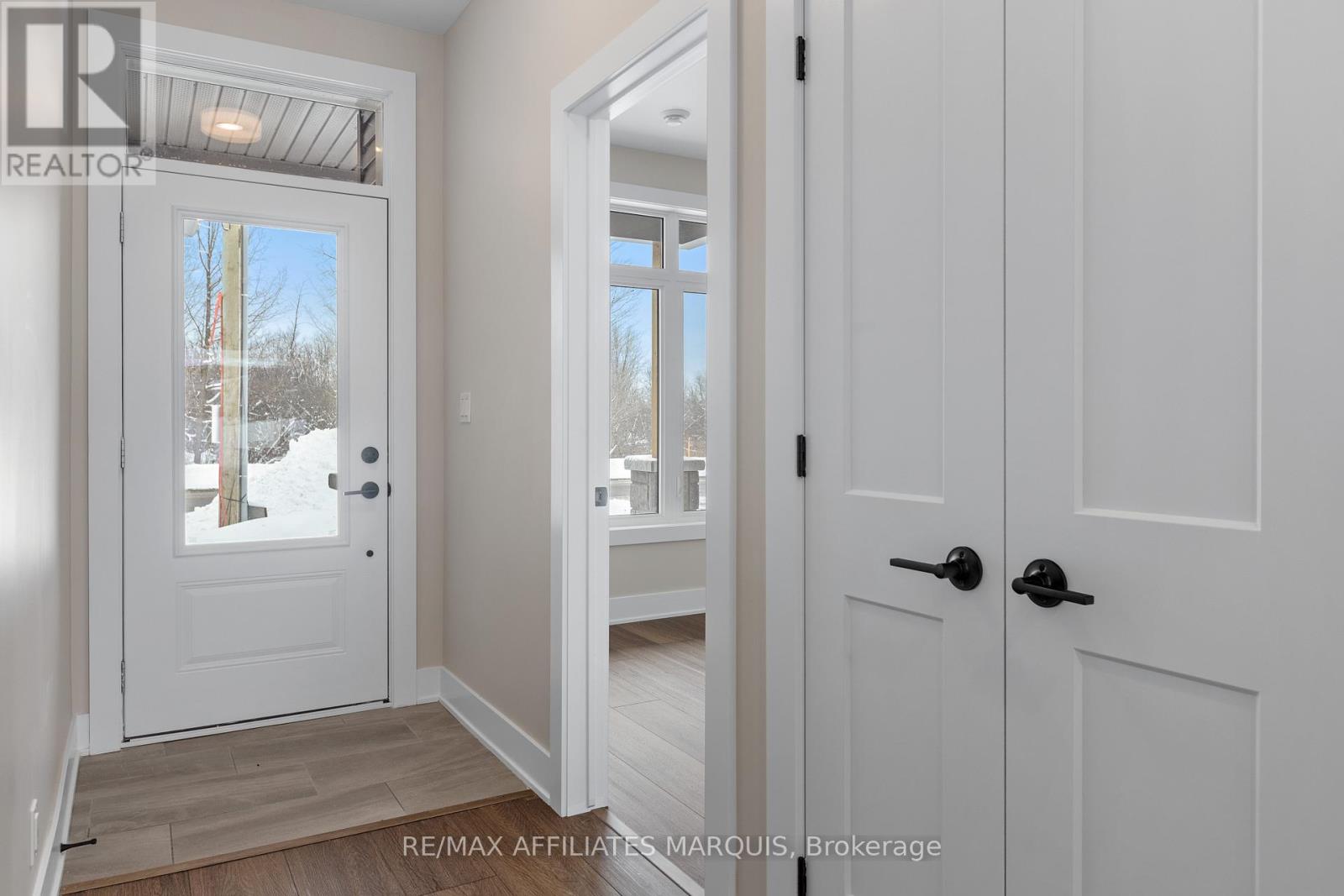 51 Ferrara Drive, Smiths Falls, Ontario  K7A 0A2 - Photo 2 - X12903472