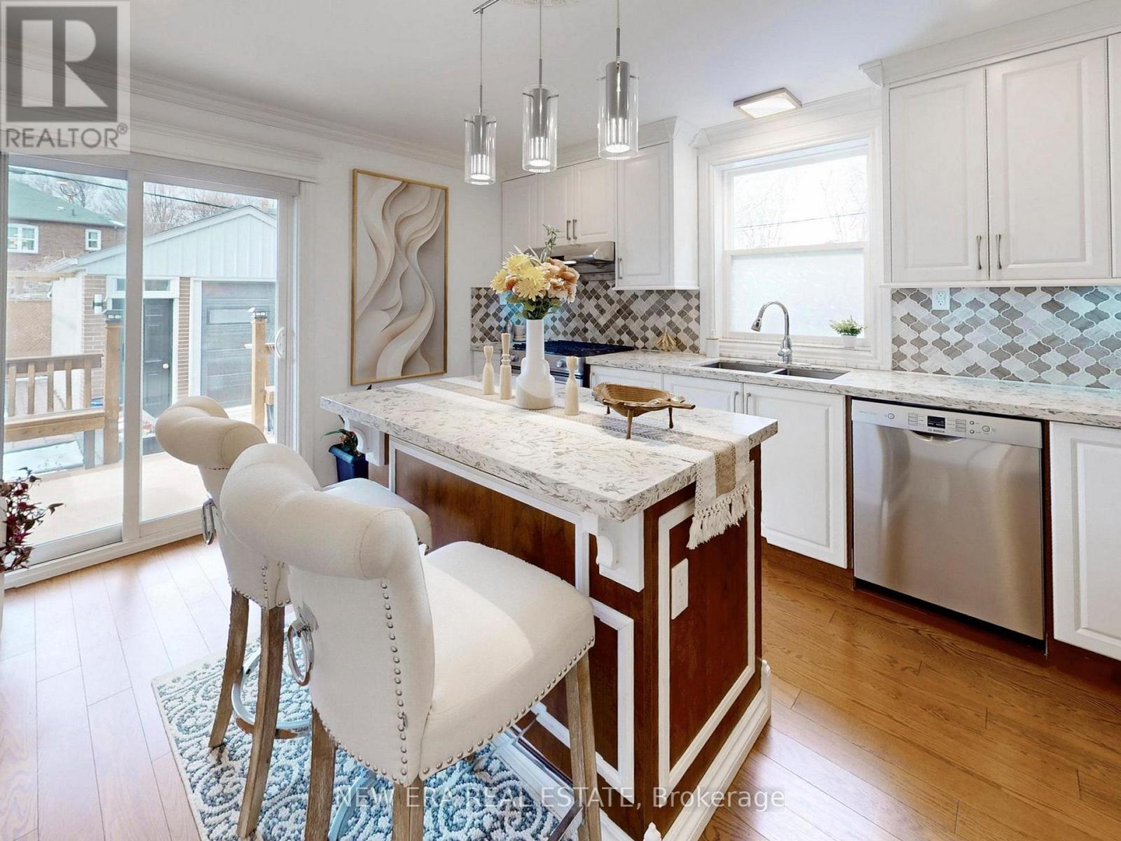 96 Highfield Road, Toronto, Ontario  M4L 2V1 - Photo 11 - E12903422