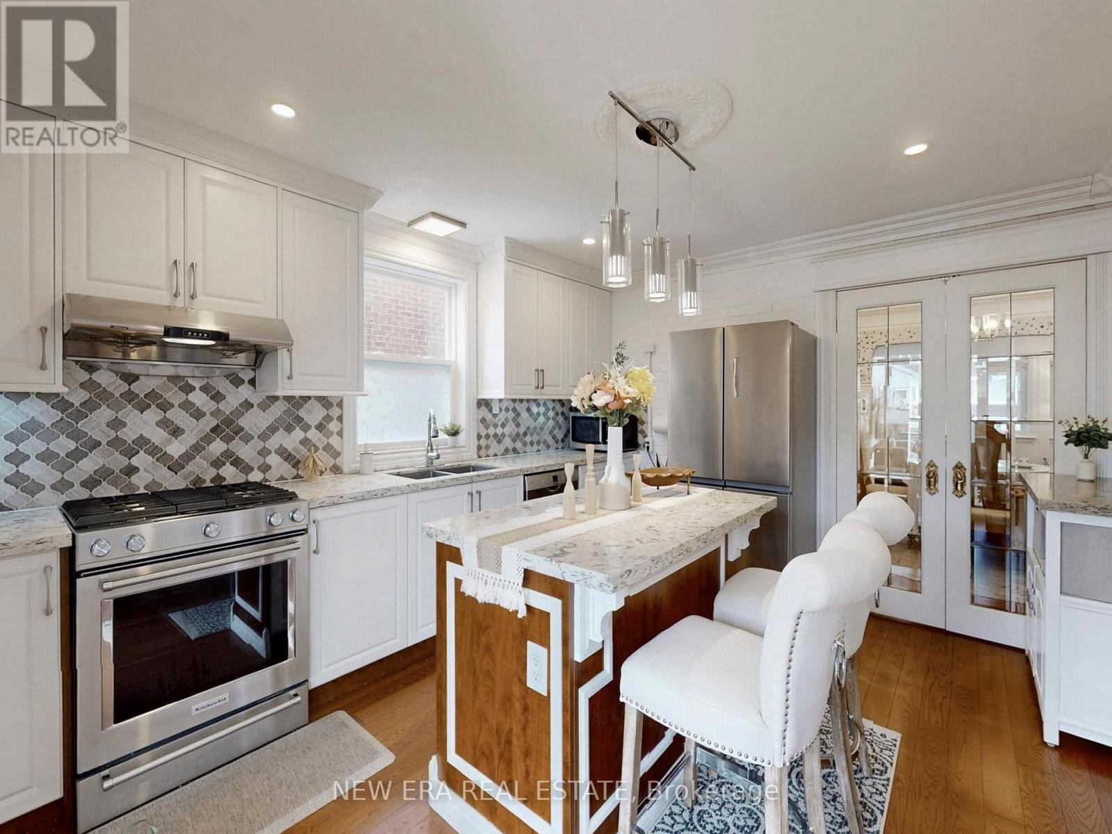 96 Highfield Road, Toronto, Ontario  M4L 2V1 - Photo 15 - E12903422