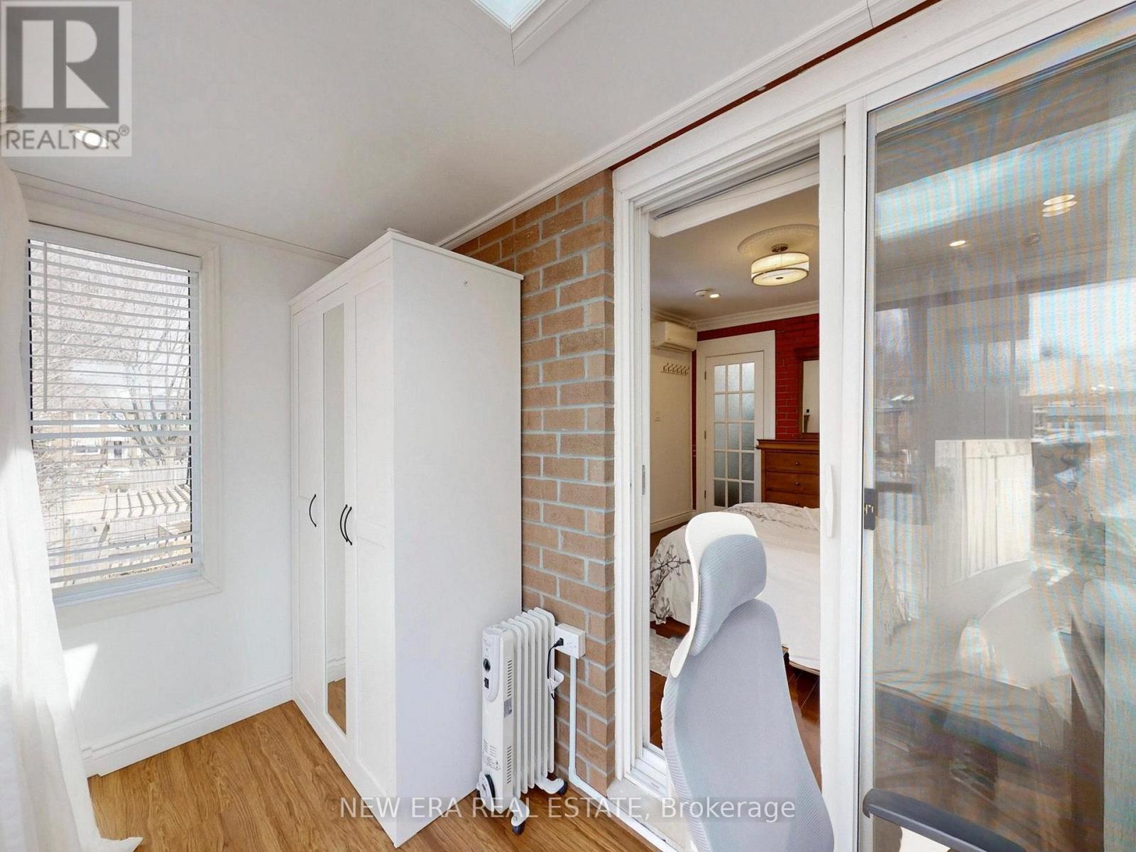 96 Highfield Road, Toronto, Ontario  M4L 2V1 - Photo 23 - E12903422