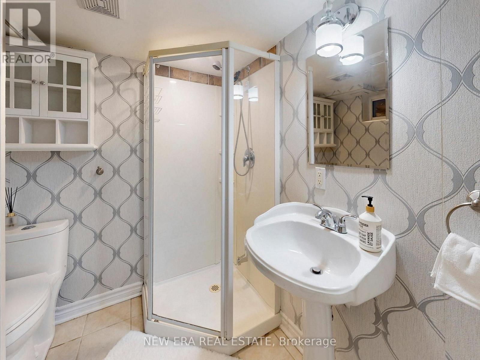 96 Highfield Road, Toronto, Ontario  M4L 2V1 - Photo 38 - E12903422