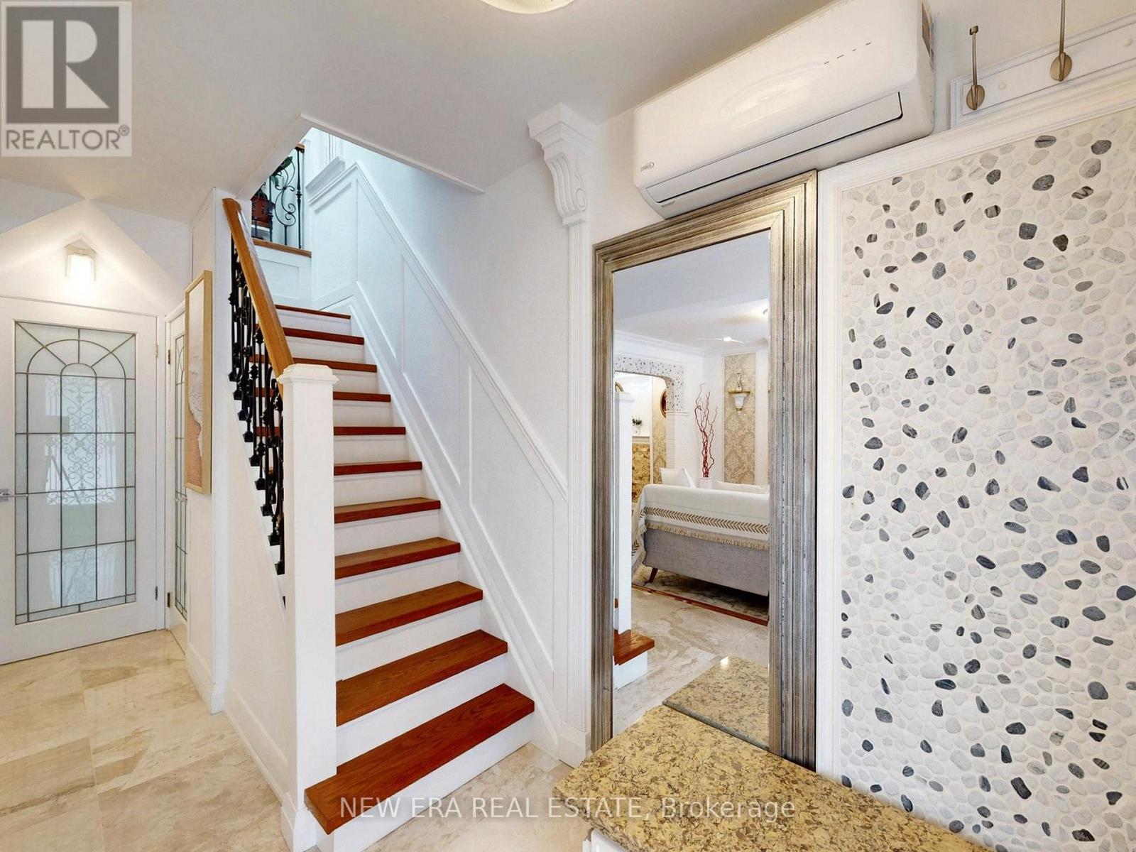 96 Highfield Road, Toronto, Ontario  M4L 2V1 - Photo 4 - E12903422