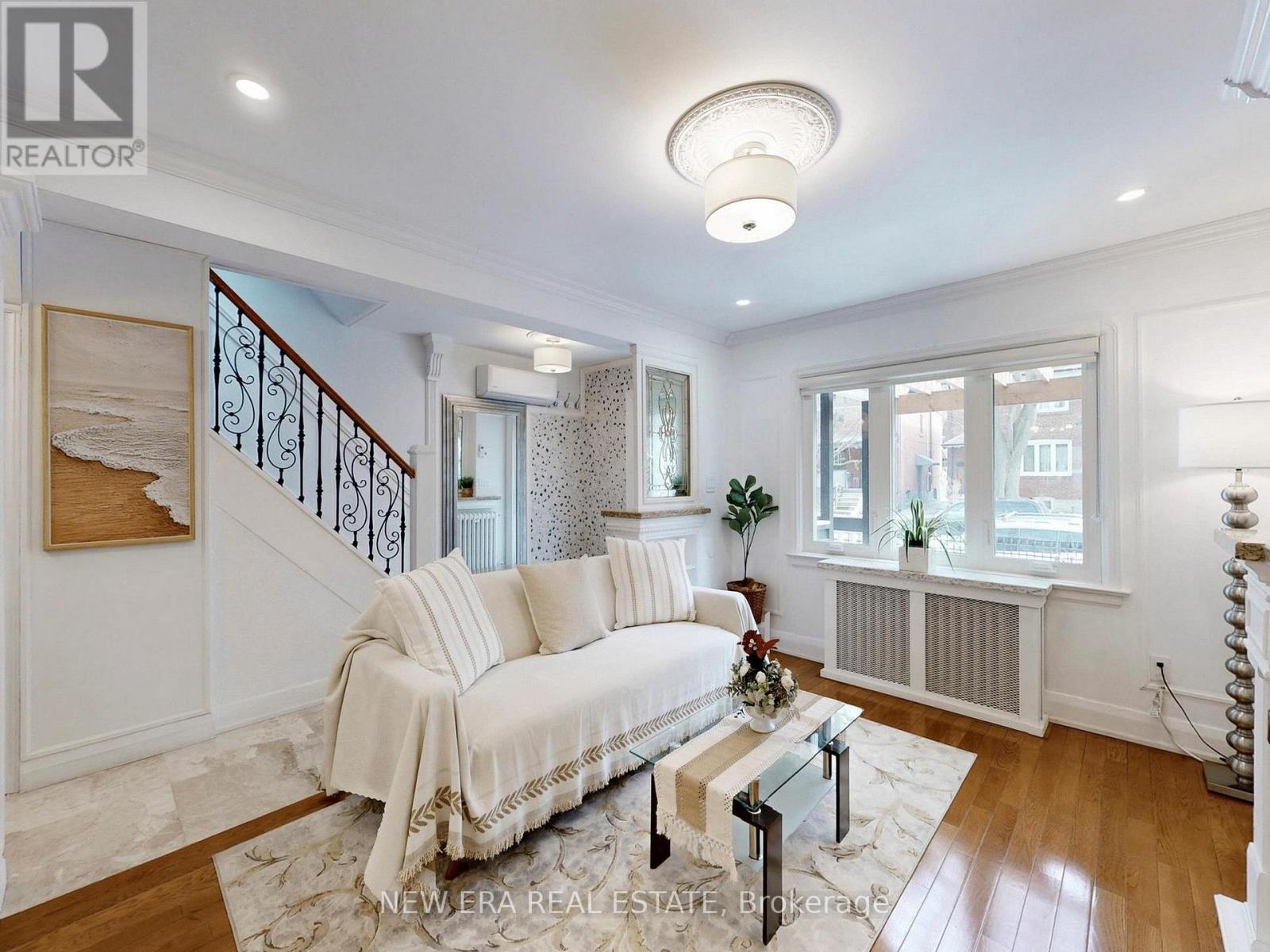 96 Highfield Road, Toronto, Ontario  M4L 2V1 - Photo 7 - E12903422