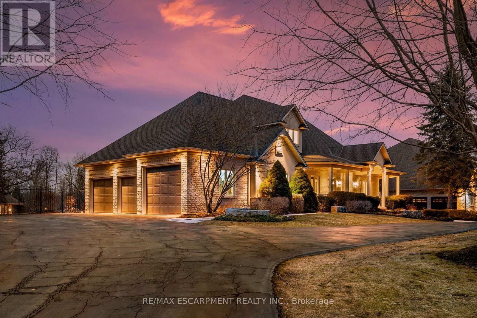 59 Palomino Drive, Hamilton, Ontario  L0R 1H3 - Photo 2 - X12891444