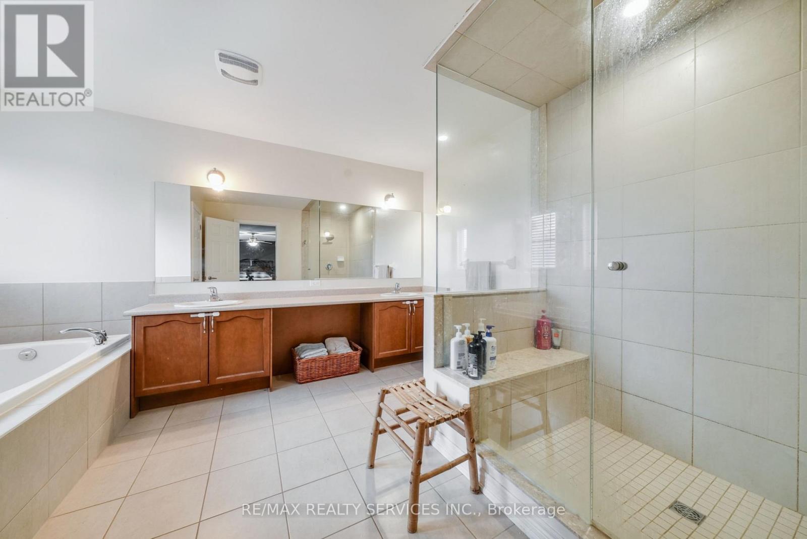 2 Kennedy Boulevard, New Tecumseth, Ontario  L9R 0L4 - Photo 20 - N12903360