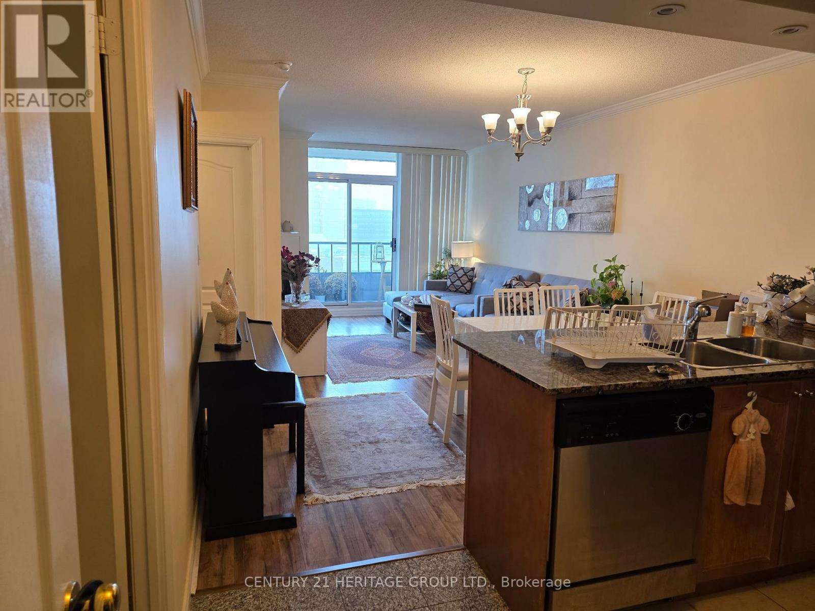 709 - 100 Promenade Circle, Vaughan (Brownridge), Ontario  L4J 7W7 - Photo 2 - N12903368