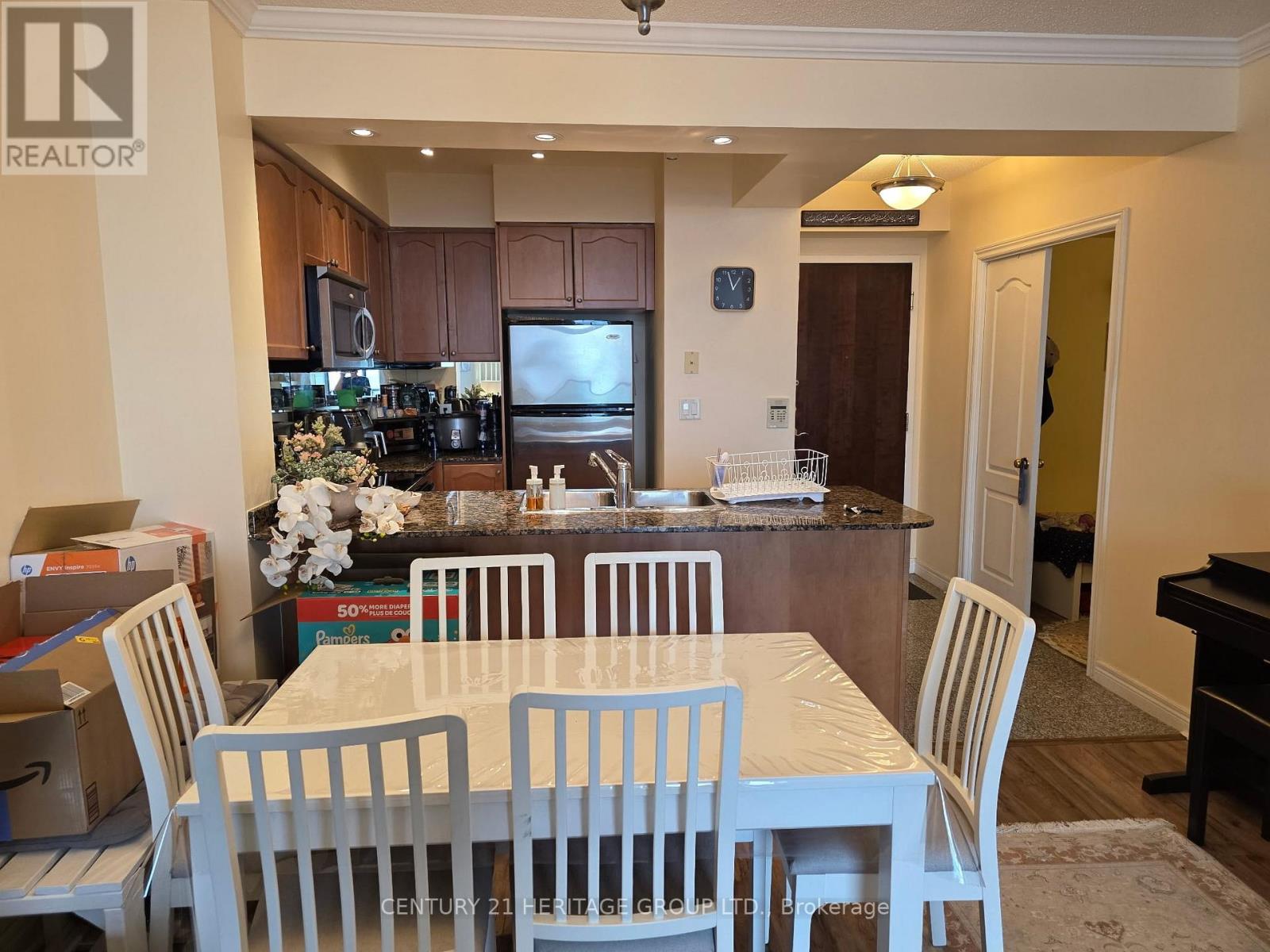 709 - 100 Promenade Circle, Vaughan (Brownridge), Ontario  L4J 7W7 - Photo 3 - N12903368