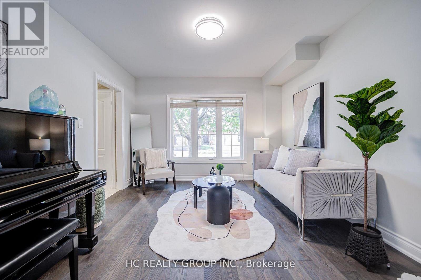 483 Menczel Crescent, Newmarket, Ontario  L3X 2P6 - Photo 11 - N12903440