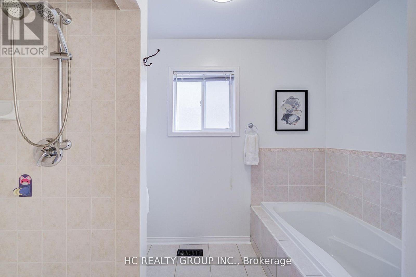 483 Menczel Crescent, Newmarket, Ontario  L3X 2P6 - Photo 38 - N12903440