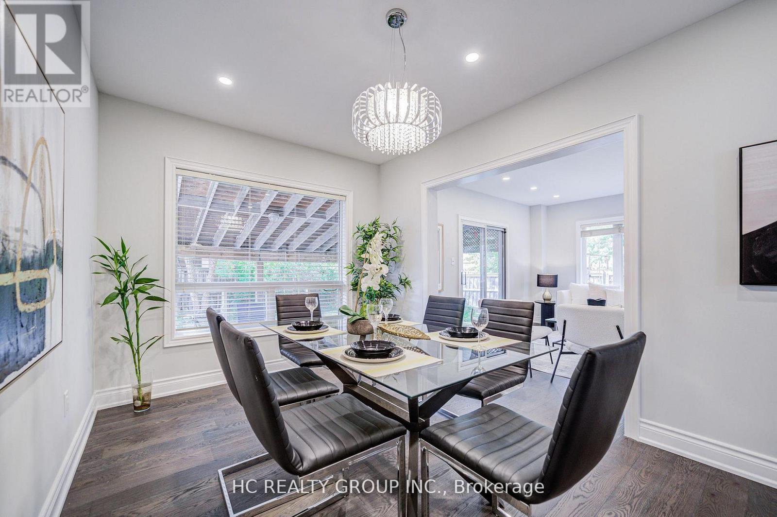 483 Menczel Crescent, Newmarket, Ontario  L3X 2P6 - Photo 5 - N12903440