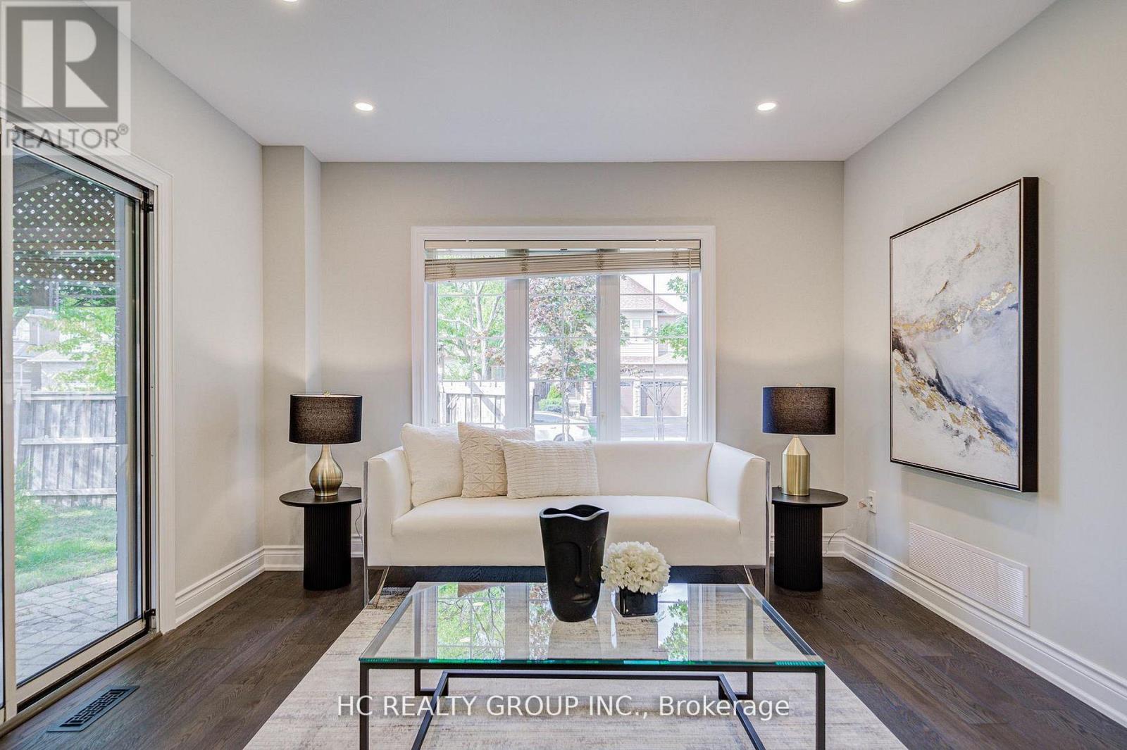 483 Menczel Crescent, Newmarket, Ontario  L3X 2P6 - Photo 7 - N12903440