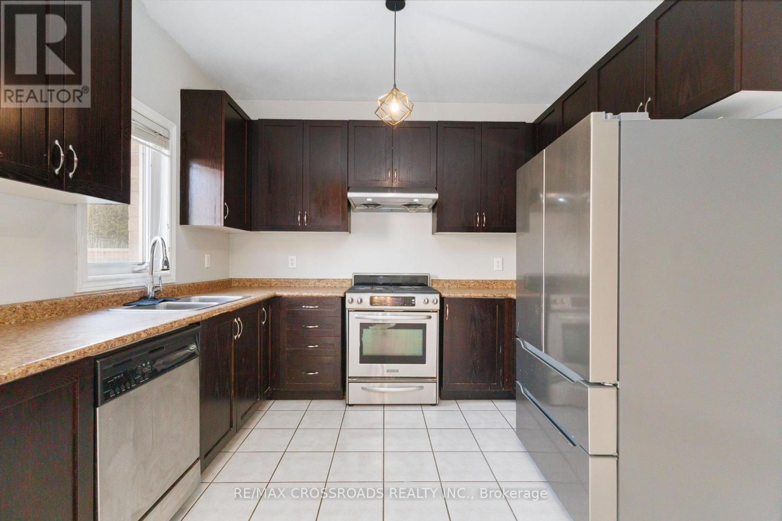 14 Ann Louise Crescent, Markham, Ontario  L3S 0A8 - Photo 8 - N12903466