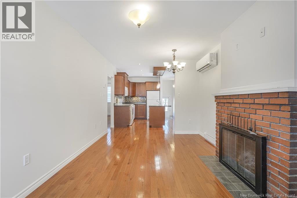 253 Dundonald Street, Fredericton, New Brunswick  E3B 1X1 - Photo 4 - NB135127
