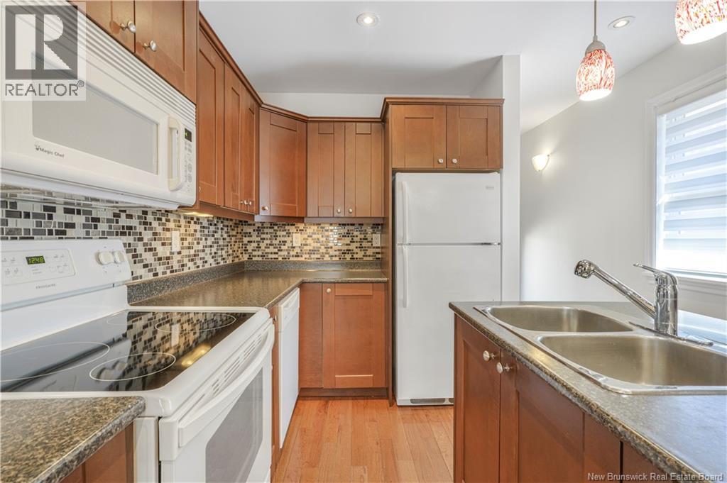 253 Dundonald Street, Fredericton, New Brunswick  E3B 1X1 - Photo 9 - NB135127
